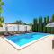Family House Rose with Pool - Happy Rentals