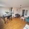 Space and light for friends/family at Paris' door