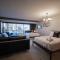 Iconic Vegas Views - 6 comfy Beds, NO RESORT FEES, Center Strip!