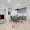 Home Sofia Room 4 - 5min Station -By EasyLife Swiss