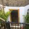Self-contained, private entrance, near city centre