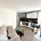 Modern City Centre Two Bedroom Windsor Apartment - Grand Central House