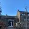 Spacious, Sunny Double Bedroom in Home Stay Quirky Cottage, Near Holmfirth
