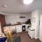 Comfortable Modern Home, Self Catering Flat, Newly refurbished, town centre, free parking