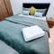 Kozi Square Twin Room with free Wi-fi & Carpark