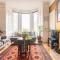 Holyrood Park: Lush & Arty 2 Double Bed Flat