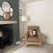 4@No.4. A cosy spot for 4 and one furry friend
