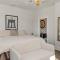 Studio w King Bed Walking distance to Beach & Shops