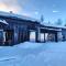 Arctic Aurora Hideaway