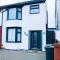 Newly Refurbished - Affordable Four Bedroom Semi-Detached House Near Luton Airport and Luton Hospital
