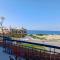 Kings Palace - spacious 2-bed with sea views and large patio