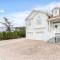4BR house, 2 blocks from the beach