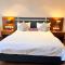 Executive Deluxe Apartment with Panoramic View in Heart of Gurgaon