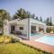 4 Roses Pool Villas