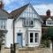 The Blue Cottage with luxurious Super King bed