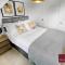 Wokingham - 2 Bedroom Maisonette - With Parking