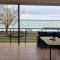 RoApart Riva Lake Studiouri si Apartamente 2-3 camere cu vedere lac -parcare privata