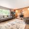 Flagstone Hall! Family Home w Scenic Views