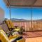 Casa Marlo, Spacious House in the Lively Centre of Cómpeta