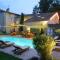 Studio avec piscine partagee jardin clos et wifi a Forcalquier