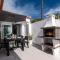 Bungalow con piscina comunitaria y terraza privada