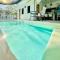 Ola Azul Monterrico, apartamento de playa completamente equipado y con piscina privada.