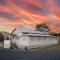Pretty Pink Queenslander - Spectacular Views, Space and Serenity