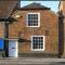 Grade II listed cottage - Free Parking