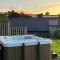 Countryside cottage with private garden & hot tub