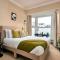 Settle in Winchester - Stylish Self Check-In Rooms