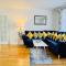 "The Cromwell" I Contractor's Haven Borehamwood I 3 - 6 Beds I Free Parking, Netflix & Sky Sports