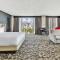 Hilton Miami Downtown - Junior King Suite With Bath Tub - Mobility Access