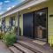 The Yellow Cottage - Turangi Holiday Home