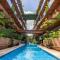 Menesse Apartments