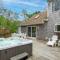 3000 Sq Ft Home with Hot Tub