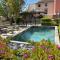 Le Victoria Boutique Hôtel - Charme au coeur du village historique - Accueil Vélo - Séminaire - Bar Lounge - Piscine