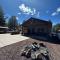 The Rustic Retreat - Cozy Cabin in the Pines! Close to the Polar Express, Grand Canyon & Bearizona