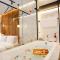 Luxury suites with JACUZZI by Sea&theCity