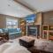 Prairie Oasis I Sleeps 16 l BBQ & Patio l Smart TV