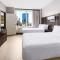 Hampton Inn Times Square Central - Double Room With Two Queen Beds And Bath Tub - Mobility And Hearing Access/Non-Smoking