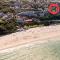 Above PORTHMINSTER BEACH - - St James Rest - - A STYLISH GROUND-FLOOR PRIVATE APARTMENT - - Kids Love The Cabin Bunk Room - - BEAUTIFULLY REFURBISHED