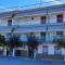 Makis Apartments Flogita