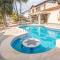 Villa Luna- Pool with Jacuzzi by the Beach