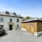 5 Bed Luxury House with Swimming pool
