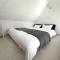 Nakameguro & Ikejiri-Ohashi 10min walk, Queen Bed, Switch, Free Wi-Fi, PocketWi-Fi