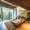 Piece Lio from Japan Managed by H Hospitality Group - Exécutif Loft