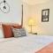 Cozy Villa 3 mins to Mohegan- Fully Stocked with King Bed & Fireplace- Jacuzzi, Saltwater Pools, Sauna