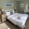 Spacious 3 bed house with parking