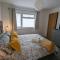 Chy Lowen Private rooms with kitchen, dining room and garden access close to Eden Project & beaches