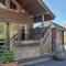 Beautiful Guestroom to rent with a mountain view